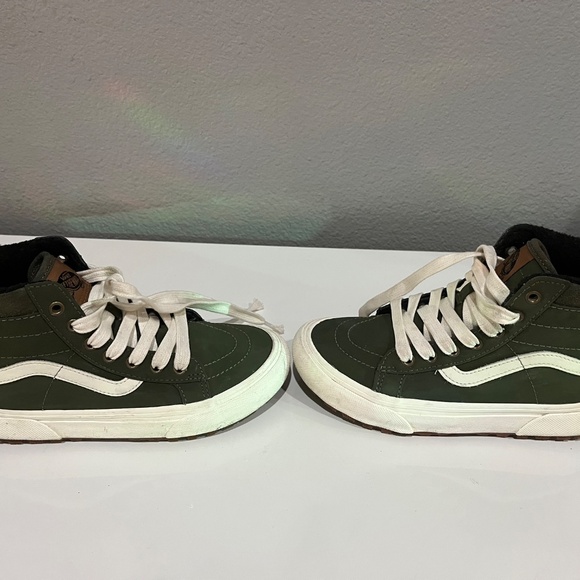 Vans - Picture 3 of 10